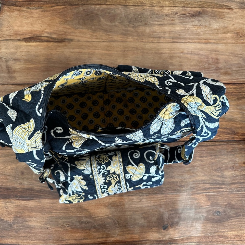 Women’s Vera Bradley bag and small clutch